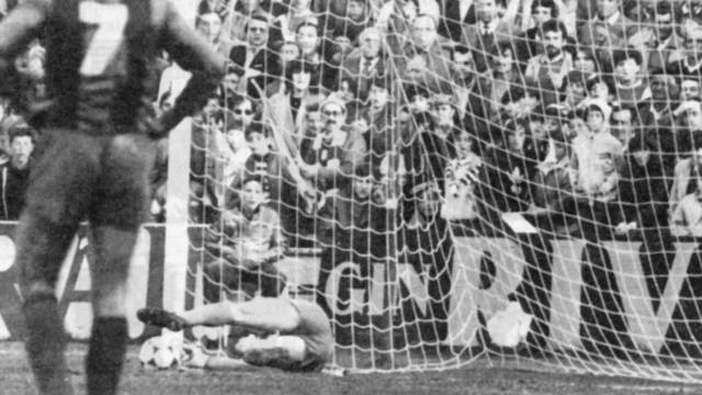 LLIGA_1985_-_URRUTI_ATURA_PENAL_r3.v1312792697.jpg