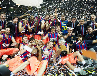 El Barça Regal celebrant la Lliga 2010-2011