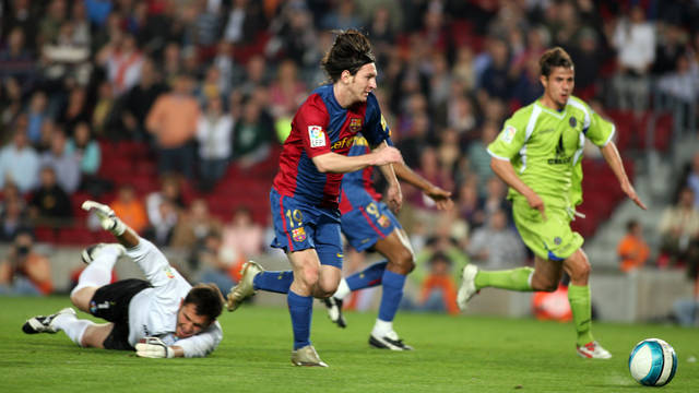 Cinc anys del gol maradonià de Messi Cinc anys del gol maradonià de Messi