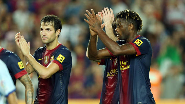 Els jugadors del primer equip celebren la victòria contra el Granada. FOTO: MIGUEL RUIZ-FCB.