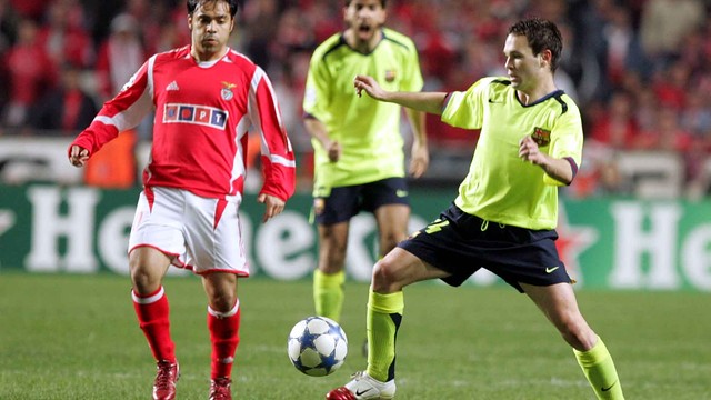 Iniesta at the Da Luz Stadium (2006) against Benfica. PHOTO: MIGUEL RUIZ-FCB.