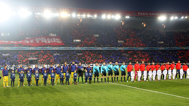 The two teams at the Parc des Princes. PHOTO: MIGUEL RUIZ-FCB.