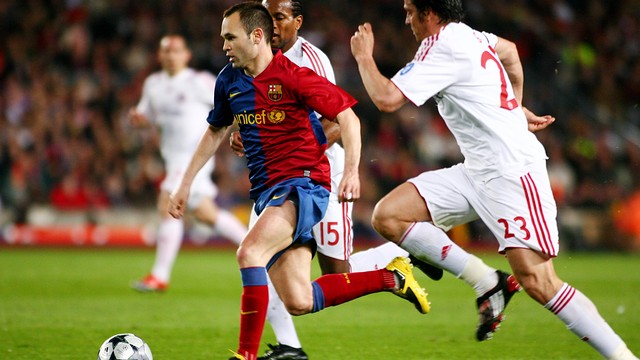 Iniesta vs Bayern in 2009. PHOTO: MIGUEL RUIZ-FCB.