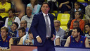 Xavi Pascual, seriós durant el partit davant l'Unicaja / FOTO: MIGUEL RUIZ-FCB