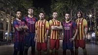 Els jugadors, amb la nova samarreta