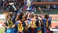 Les jugadores del femení celebren el títol de la Copa / FOTO: RFEF