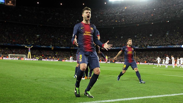 Gerard Piqué celebrates last season's famous comeback against AC Milan / PHOTO: FCB ARCHIVE