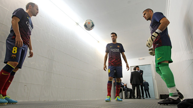 Iniesta, Sergio Busquets et Valdés, avant la rencontre / PHOTO: MIGUEL RUIZ - FCB