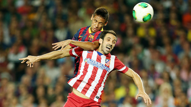 Neymar Jr y Juanfran, durante la vuelta de la Supercopa de España / FOTO: MIGUEL RUIZ-FCB