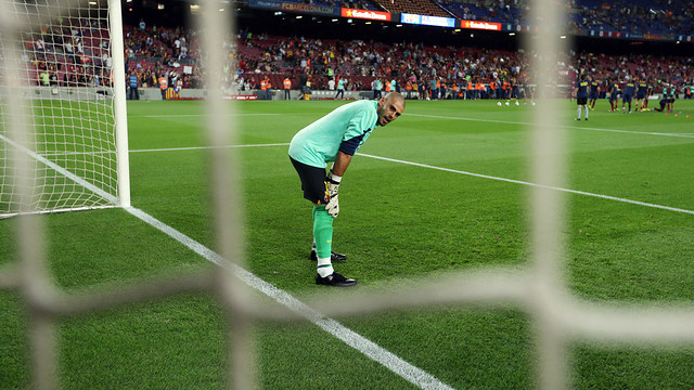 Víctor Valdés, abans del partit contra el Valladolid / FOTO: MIGUEL RUIZ - FCB