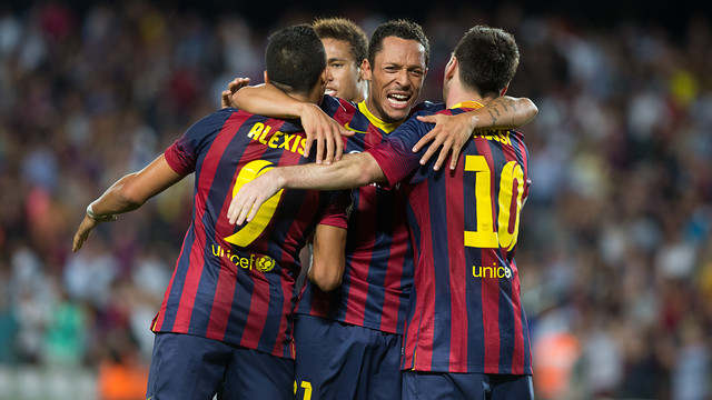 Adriano, celebrating a goal / PHOTO: ARXIU FCB