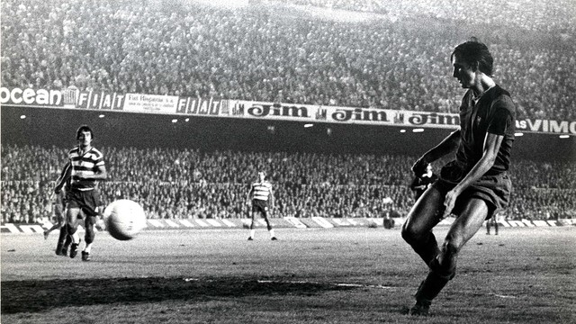 Cruyff's first goal. PHOTO: Arxiu FCB