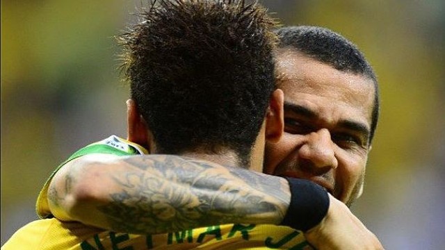 Neymar and Alves / PHOTO: Instagram neymarjr