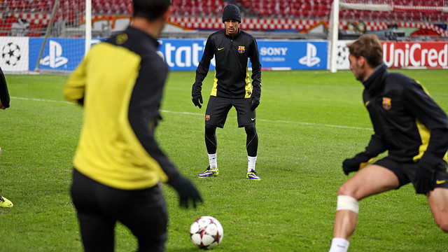 First team training with Neymar taking part in a drill