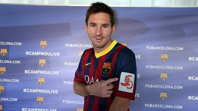 Leo Messi with the special Chinese New Year shirt / PHOTO: MIGUEL RUIZ-FCB
