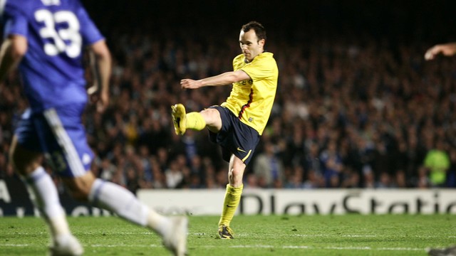 Iniesta scores at Stamford Bridge (6/5/09). PHOTO: MIGUEL RUIZ-FCB.