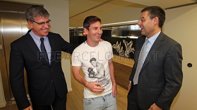 2014-05-19_FIRMA_MESSI_66-Optimized.v1400512697.JPG