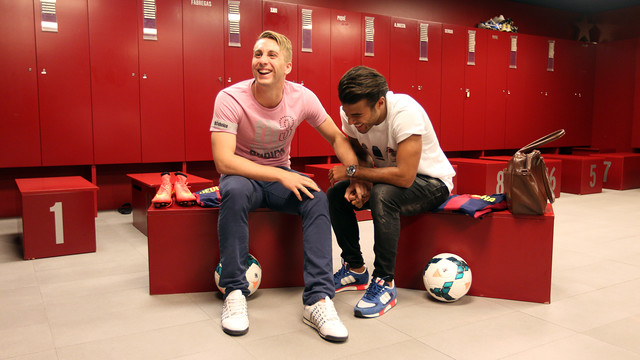Deulofeu and Rafinha were delighted to be back home / PHOTO: MIGUEL RUIZ-FCB