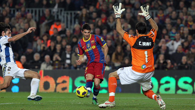 http://media4.fcbarcelona.com/media/asset_publics/resources/000/105/287/size_640x360/2010-12-12_PARTIDO_296.v1403772463.JPG