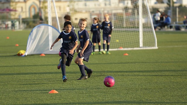 مدرسة نادي برشلونة FCBESCOLA 4.v1416327856