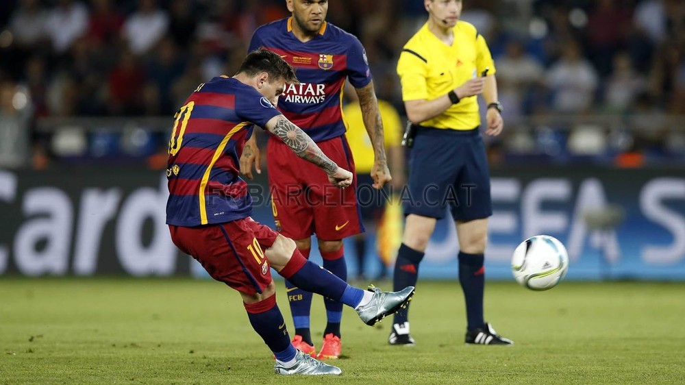 http://media4.fcbarcelona.com/media/asset_publics/resources/000/179/285/size_1000x562/2015-08-11_SEVILLA-BARCELONA_03-Optimized.v1439322406.JPG