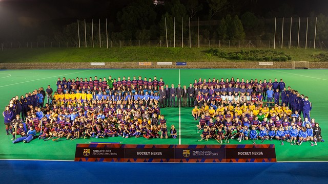 Foto de família de la sección de hockey herba. FOTO: GERMÁN PARGA - FCB Foto de família de la sección de hockey herba. FOTO: GERMÁN PARGA - FCB